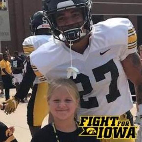 Meet your Posher, Rebecca - Picture 1 of 1